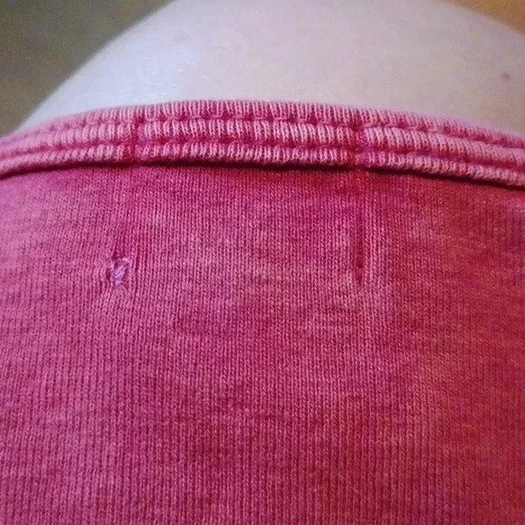 🍭🌹 Red top with flower decorations - Picture 10 of 11